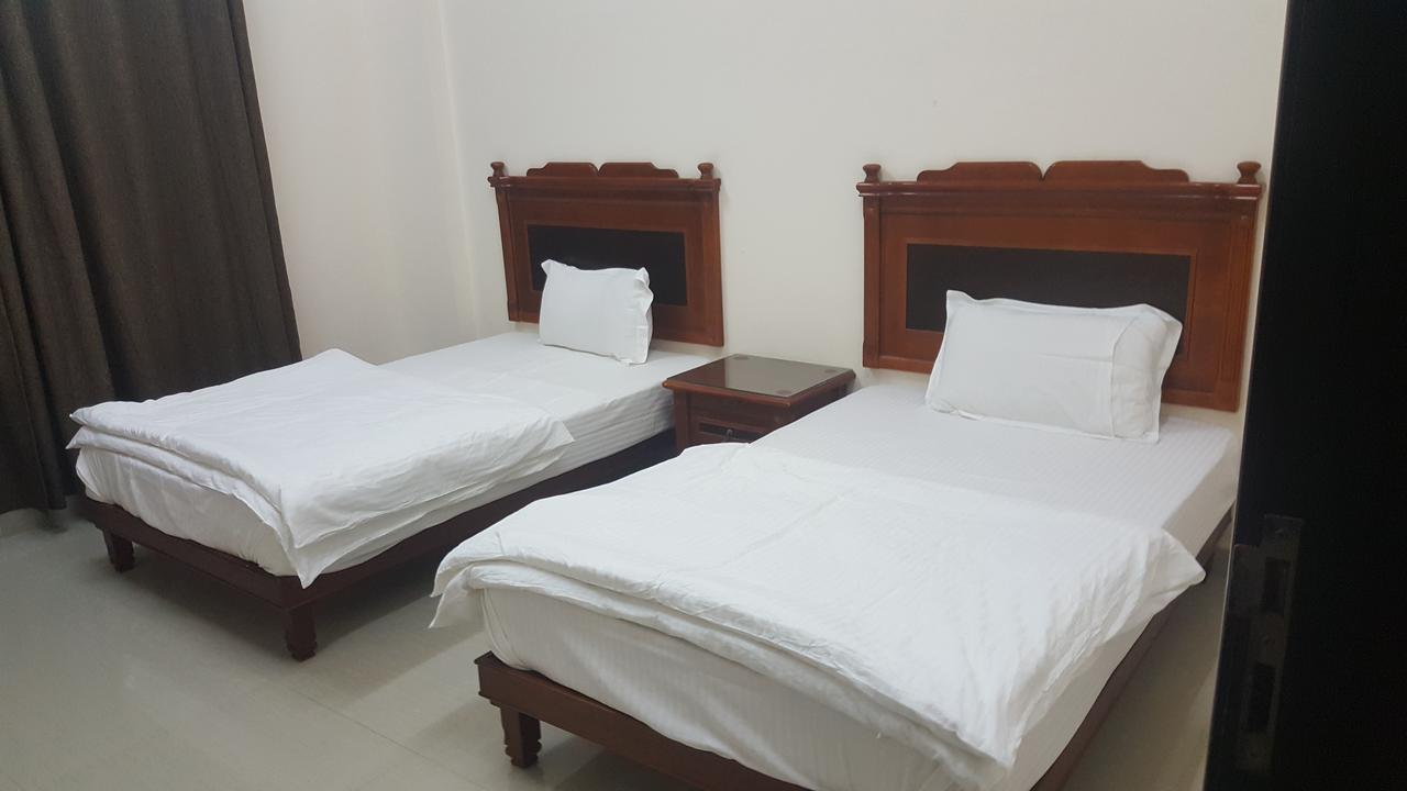 Al Andalus Furnished 4 *
