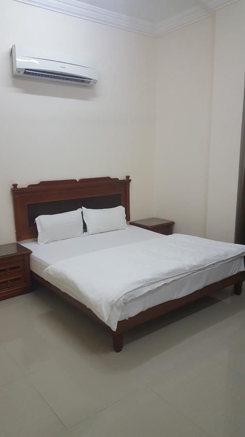 Al Andalus Furnished 4 *